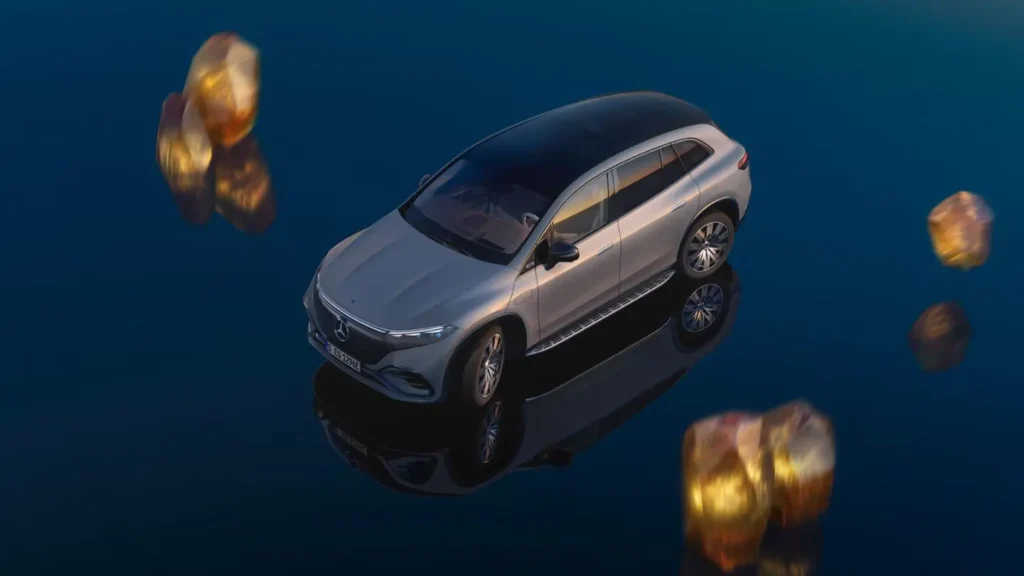 Mercedes-Benz EQS SUV.