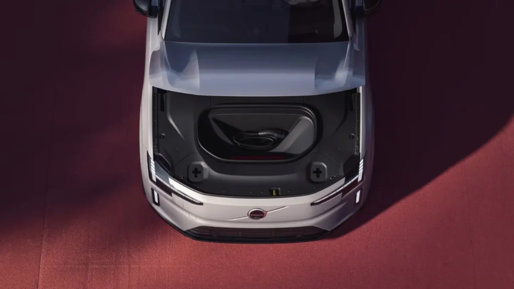 Volvo ES90 frunk