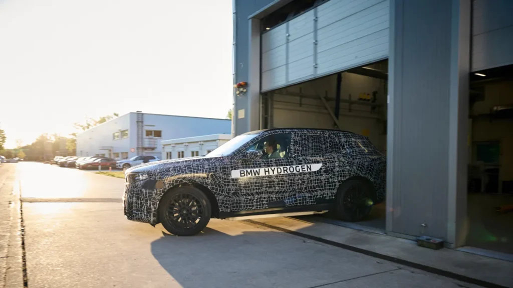 BMW iX5 Hydrogen 2028