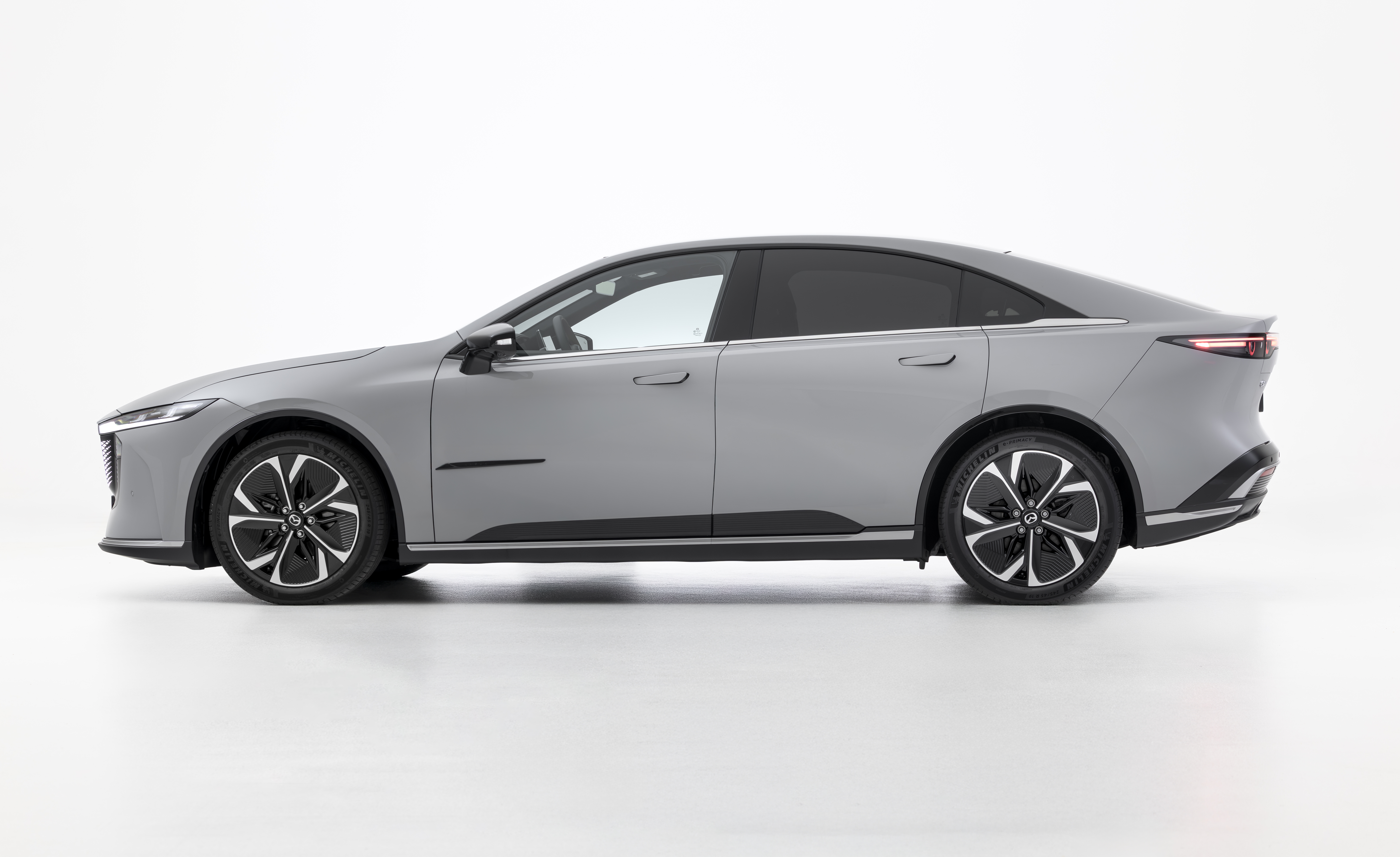 MAZDA 6e