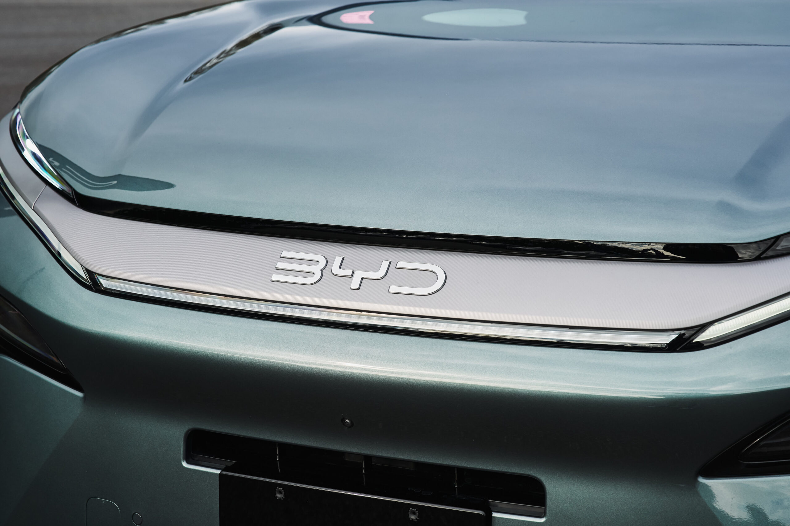 BYD Sealion 8 exterior