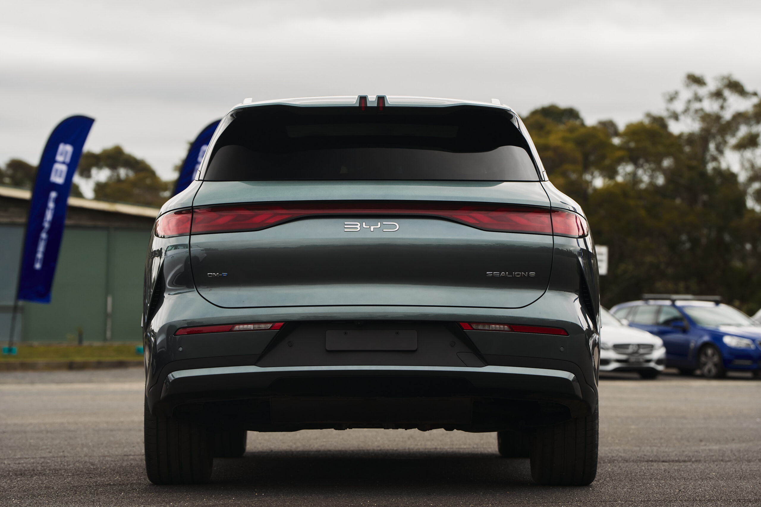 BYD Sealion 8 exterior
