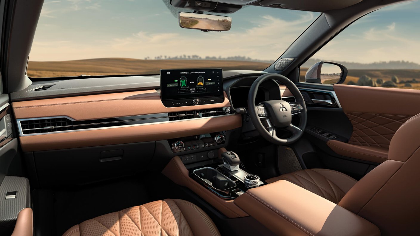Mitsubishi Outlander interior