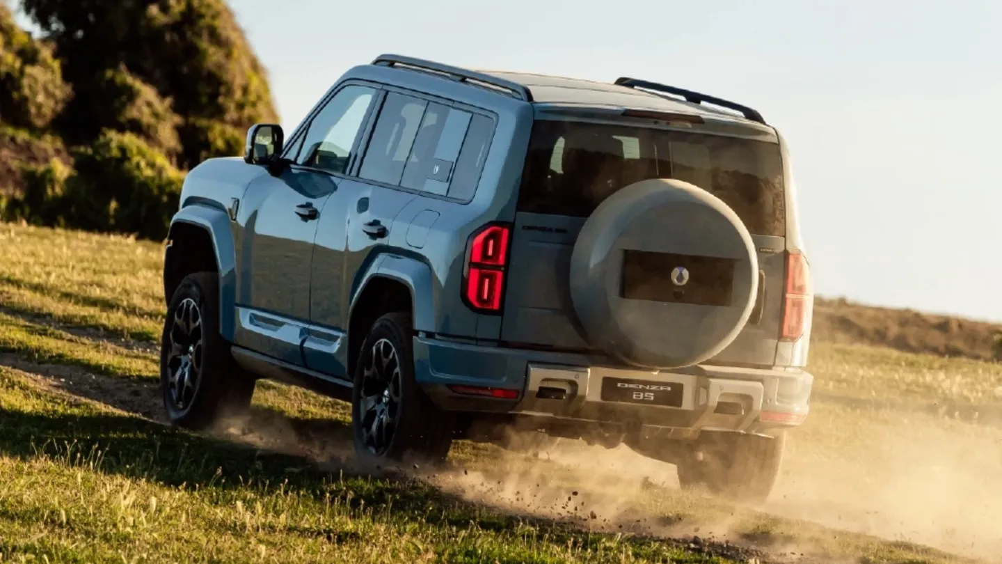 denza b5 going uphill