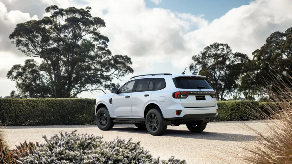 Ford everest parked in open