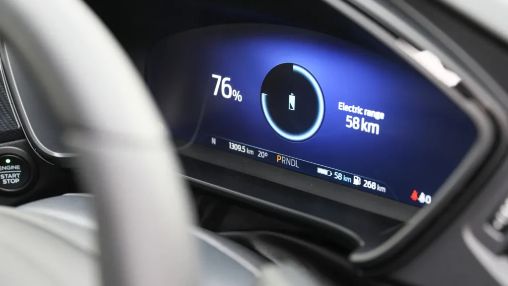 Ford Escape PHEV battery percentage and range