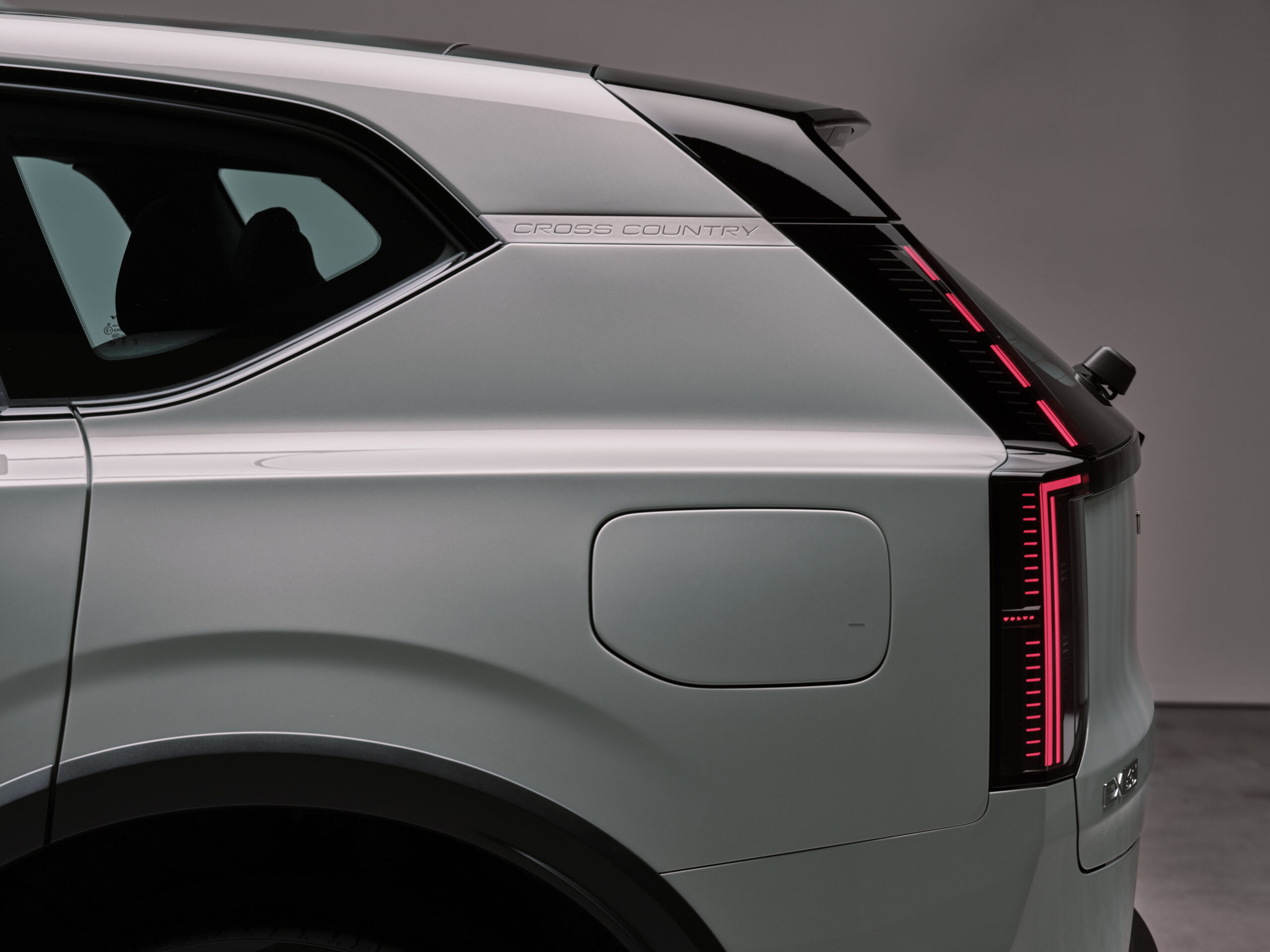 Volvo EX60 Cross Country