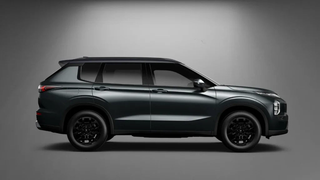 2026 Mitsubishi Outlander LS Black Edition side view