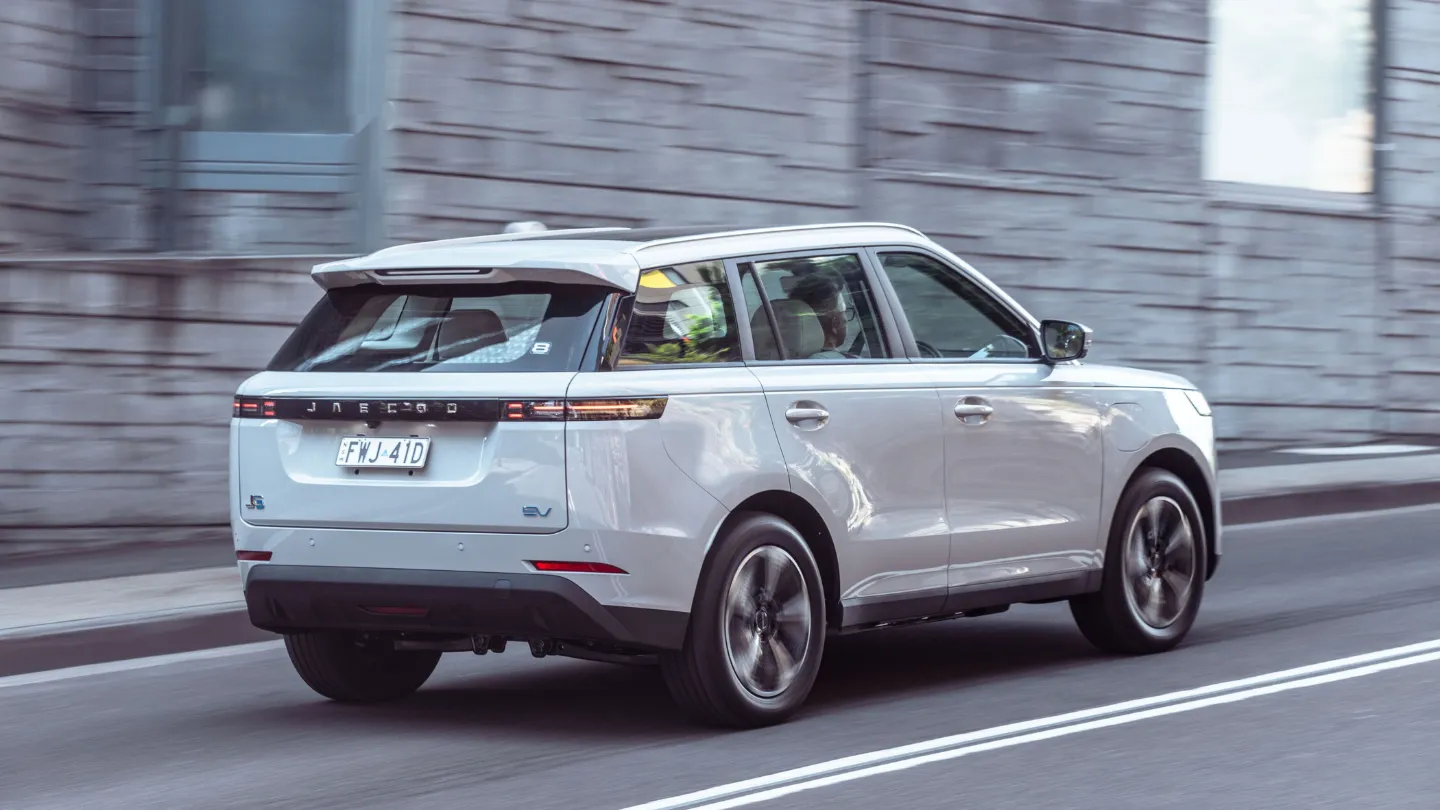 Jaecoo J5 EV on the road