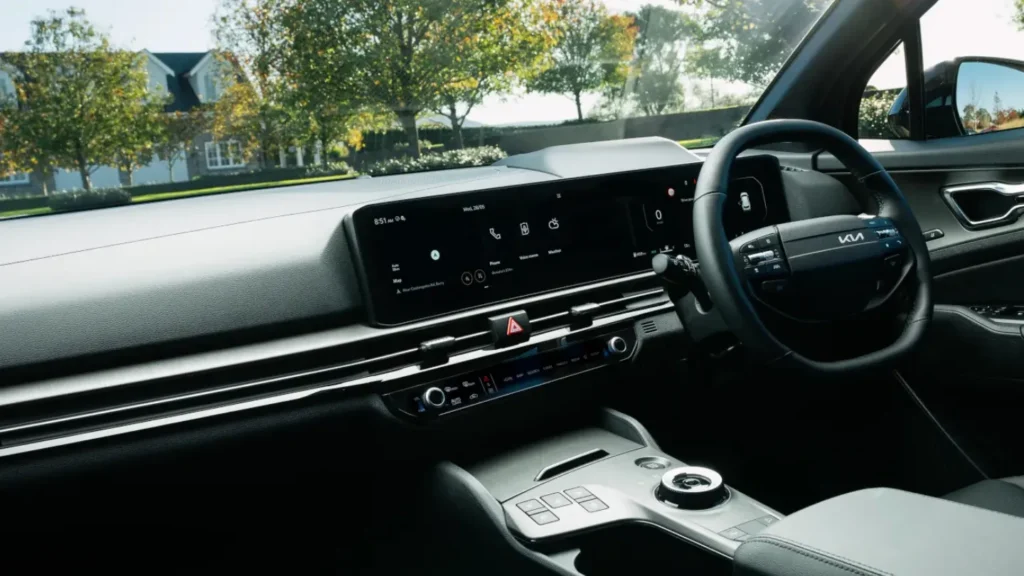 Kia Sportage SUV large integrated panoramic display