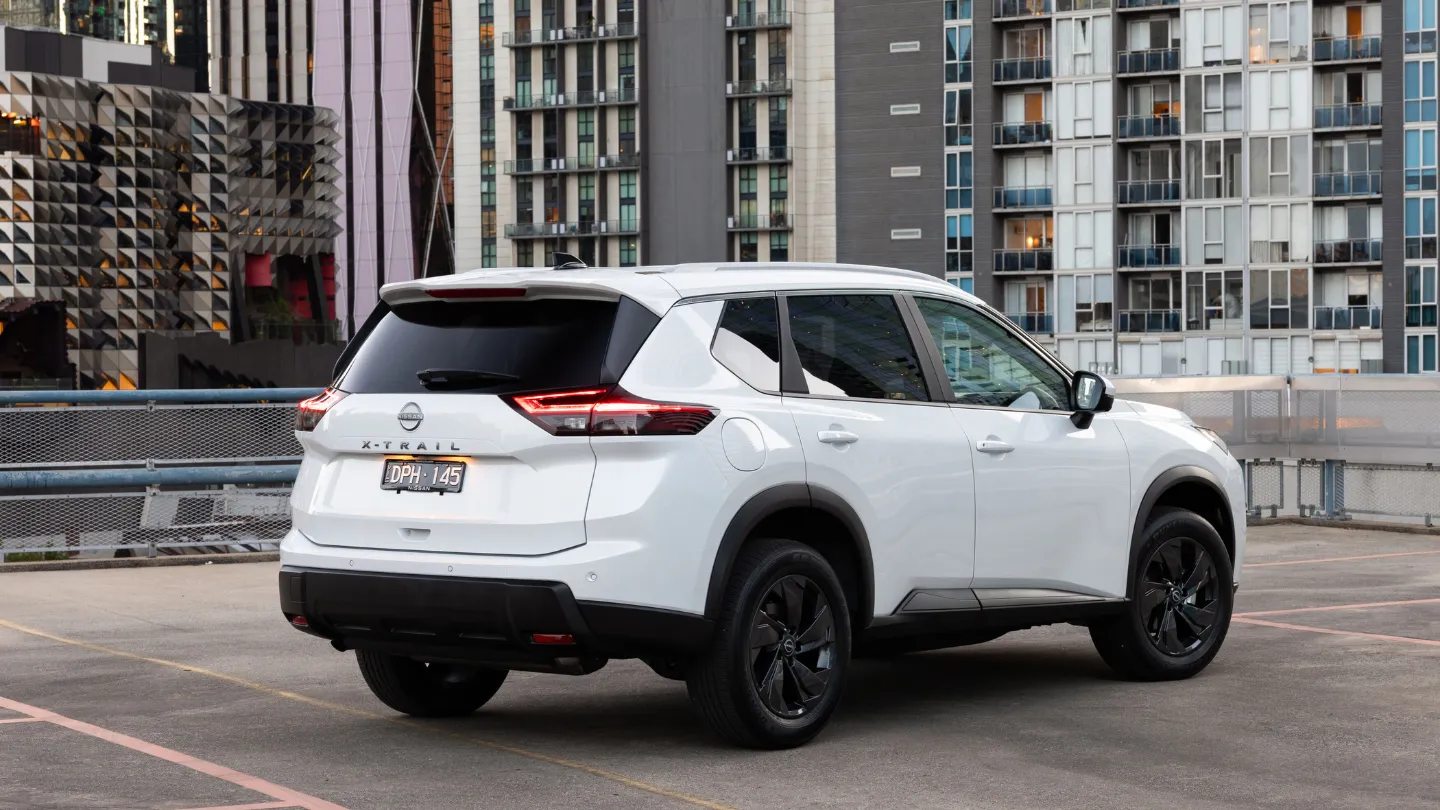 2026 Nissan X-Trail Everest White from back