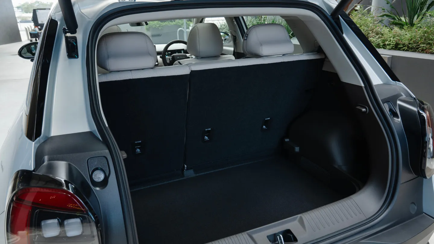 2026 GAC Aion UT boot