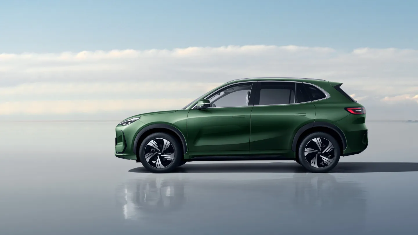 2026 Geely EX5 jungle green trim side view