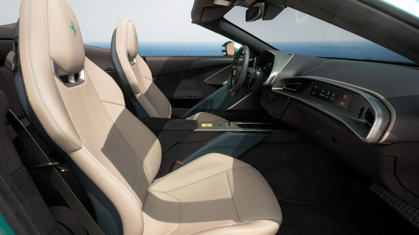 Ferrari Amalfi Spider Verde Costiera (Coastal Green) front seats