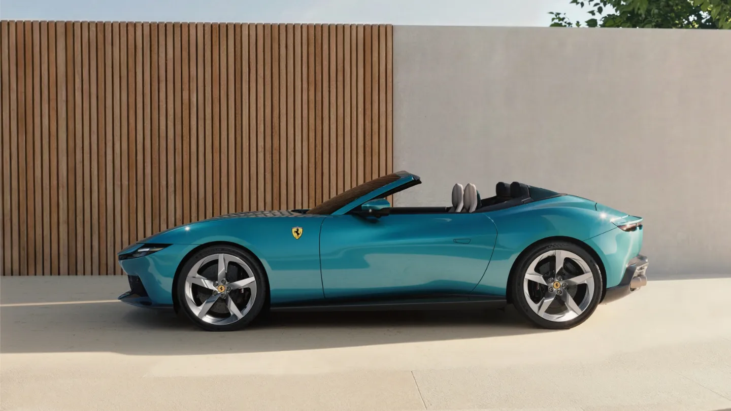 Ferrari Amalfi Spider Verde Costiera (Coastal Green)