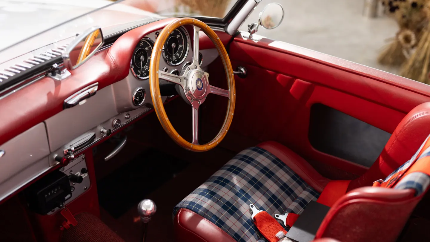 Mercedes-AMG GT 63 S 4MATIC+ Medical Car cockpit