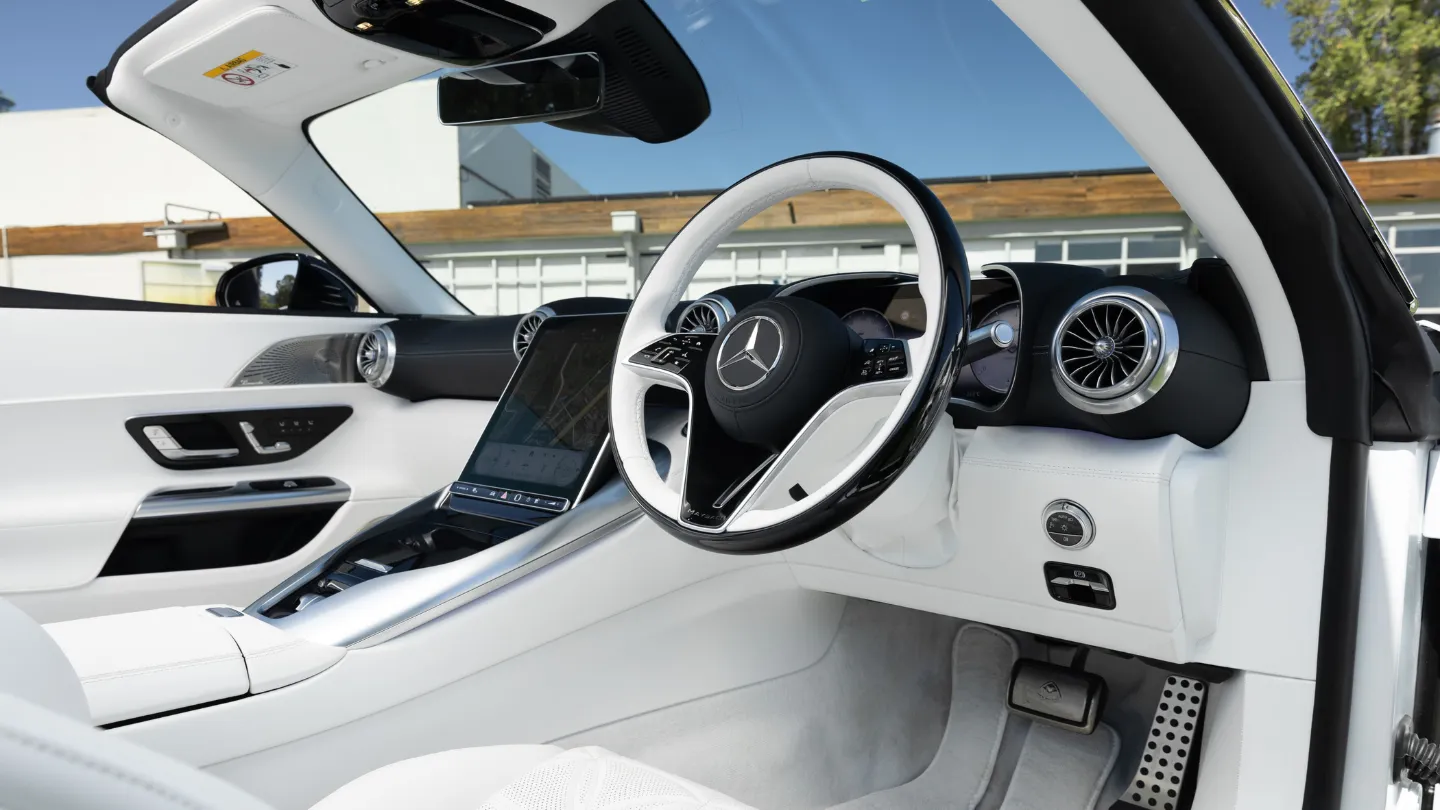 Mercedes-Maybach SL 680 roadster cockpit