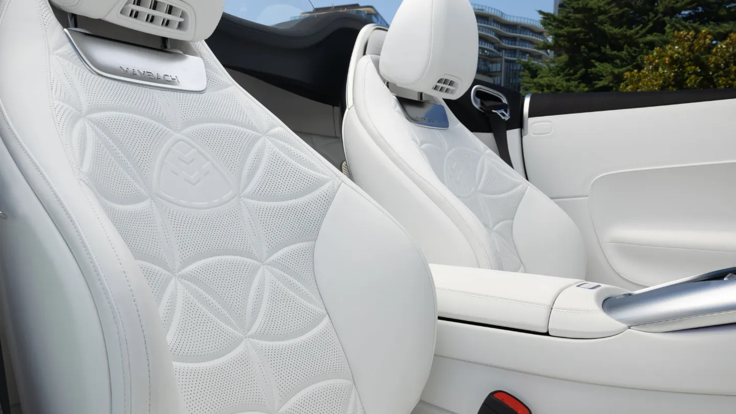Mercedes-Maybach SL 680 roadster front seats