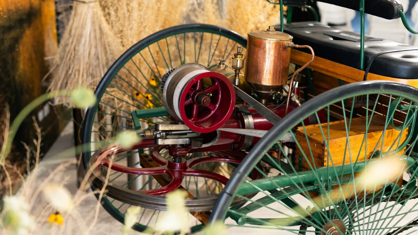 The powertrain of Benz Patent-Motorwagen the worlds first automobile