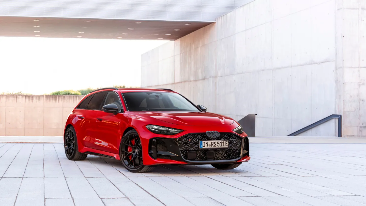 2026 Audi RS 5 Avant phev hybrid front view