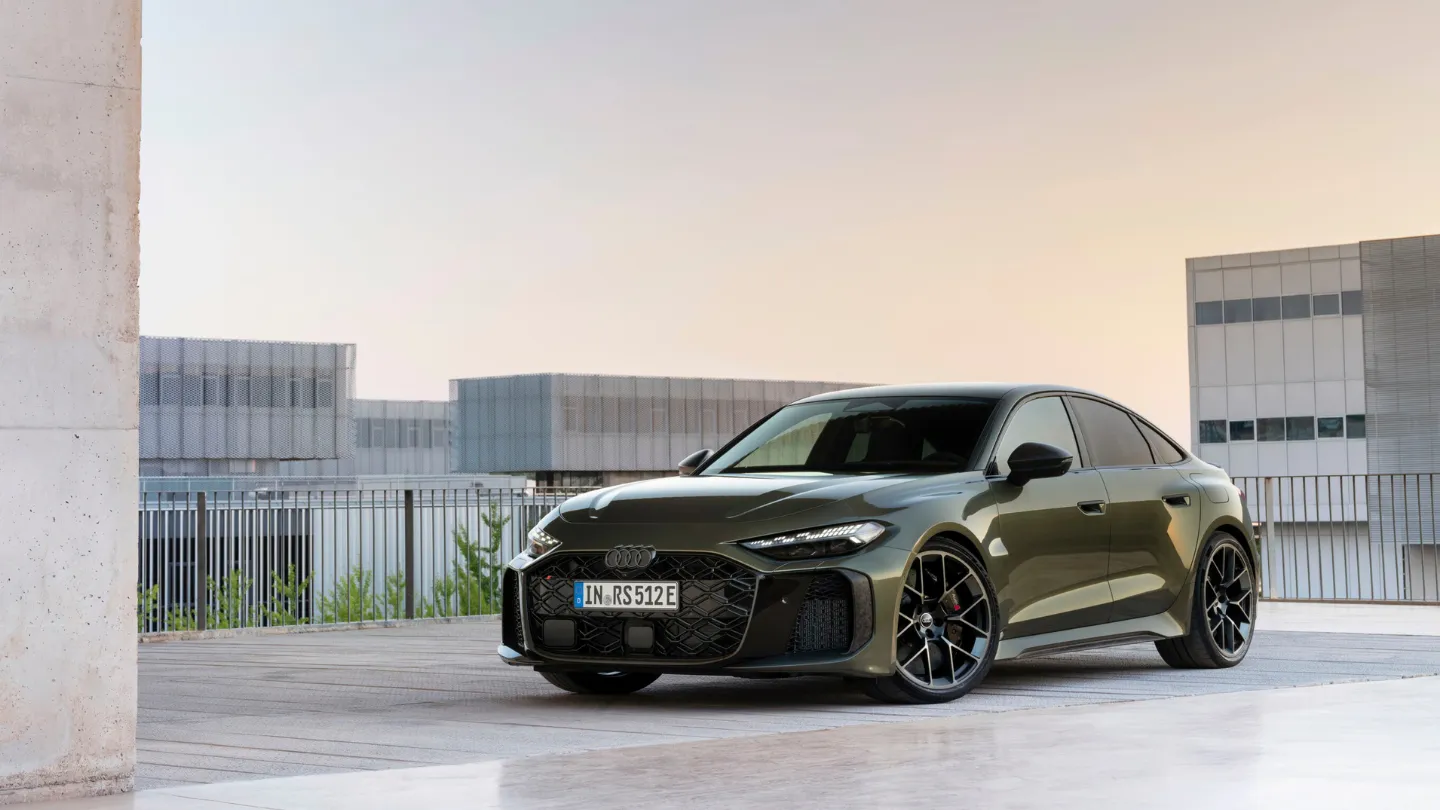 2026 Audi RS 5 Sedan phev hybrid front view