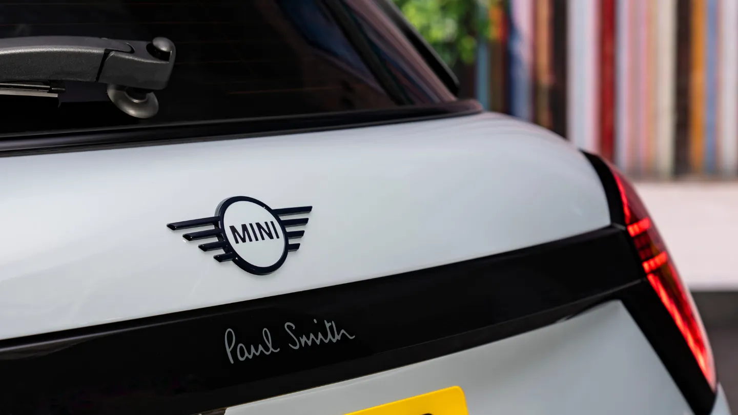 2026 Mini Cooper Paul Smith Edition paul smith tailgate bagding