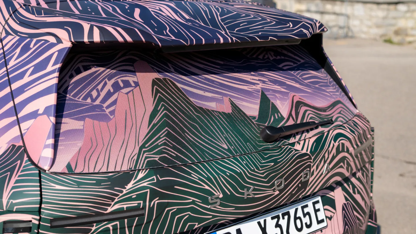 Skoda Peaq camouflage peak graphic rear