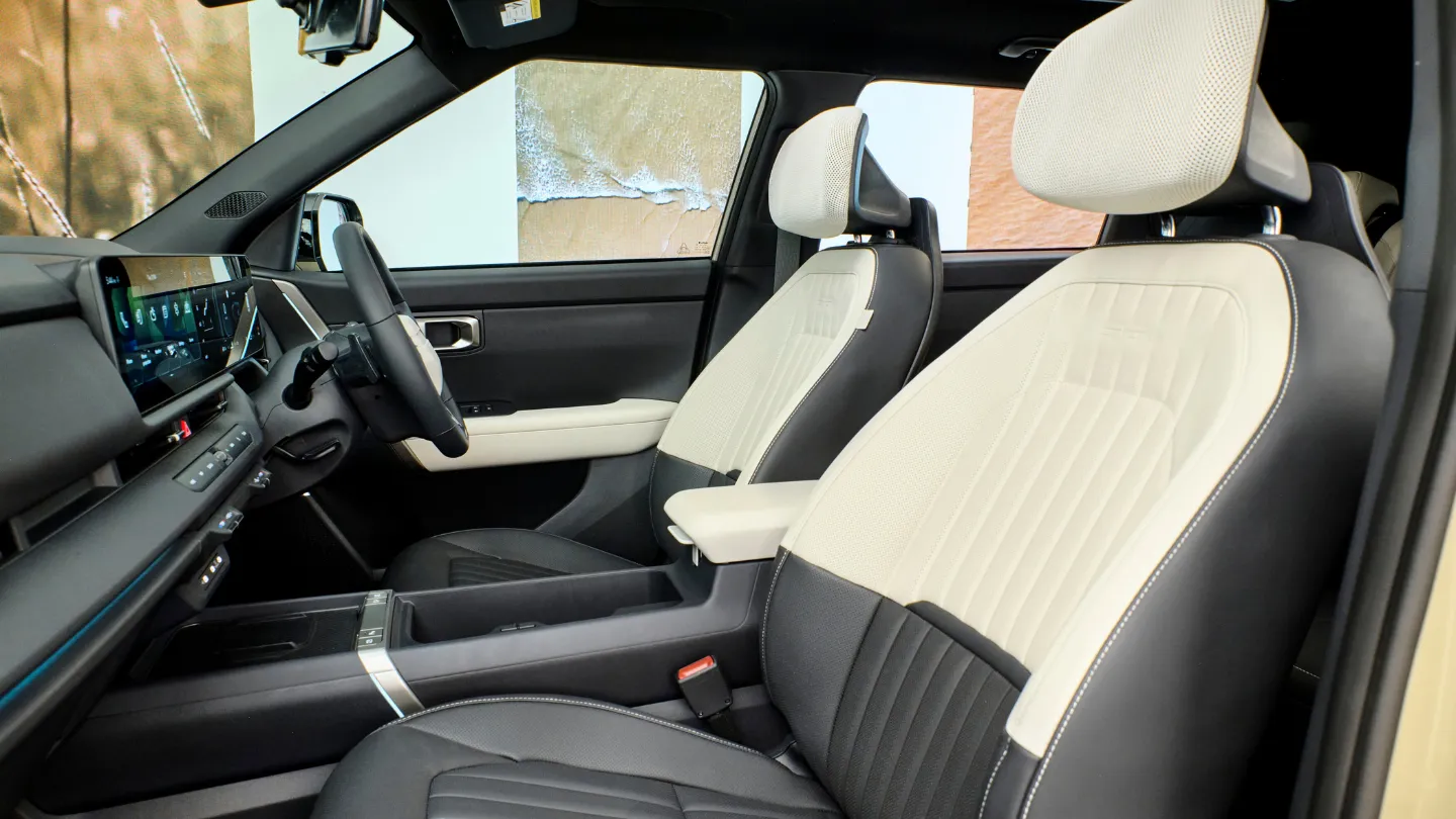 2026 Kia Seltos gt line front seats