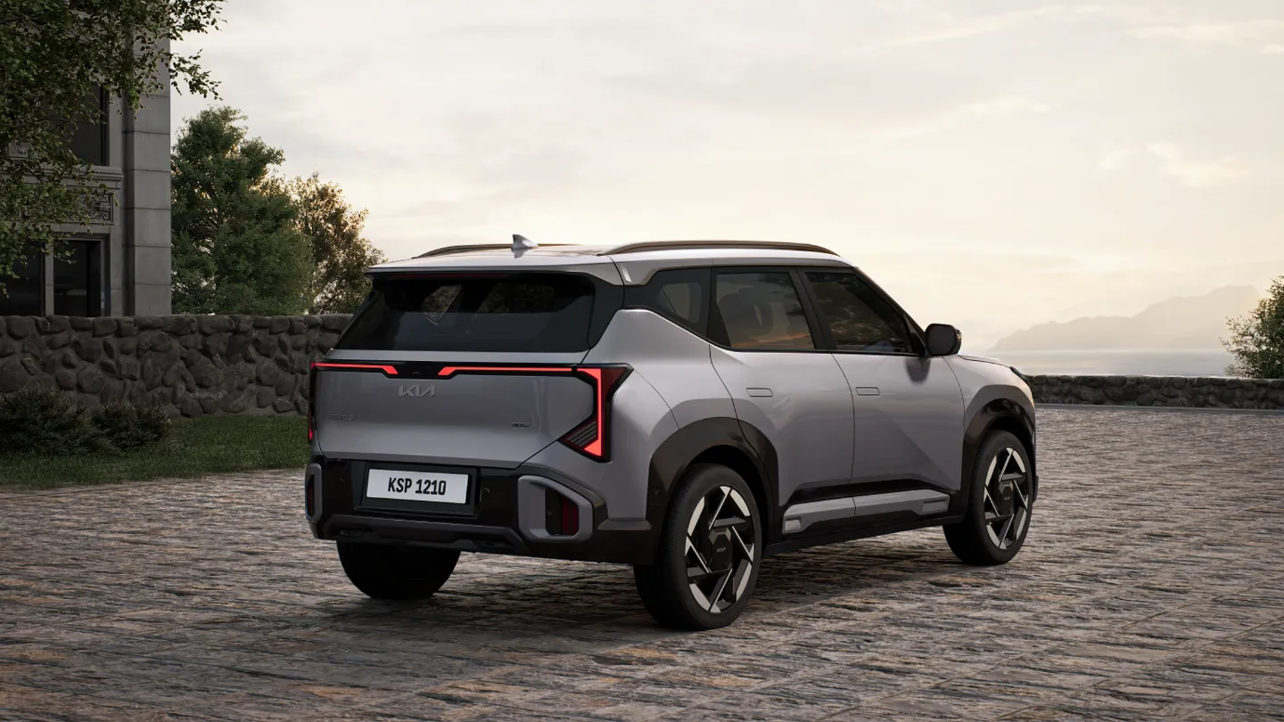 2026 Kia Seltos hybrid australia rear side view