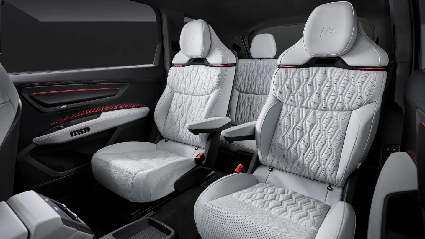 2027 Audi Q9 second row pilot seats
