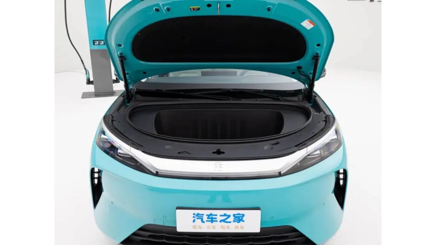 3rd gen BYD Atto 3 flash charging china model frunk storage