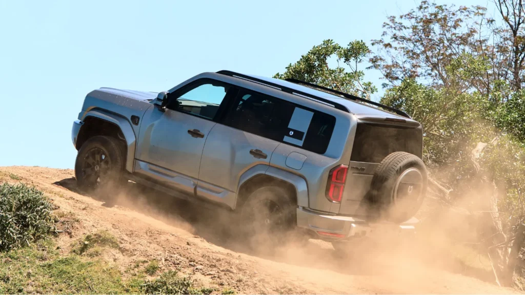 Denza B5 phev mid size suv going uphill