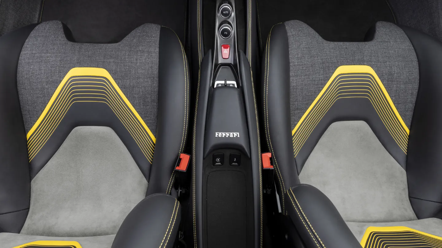 Ferrari HC25 front seats and centre console top view
