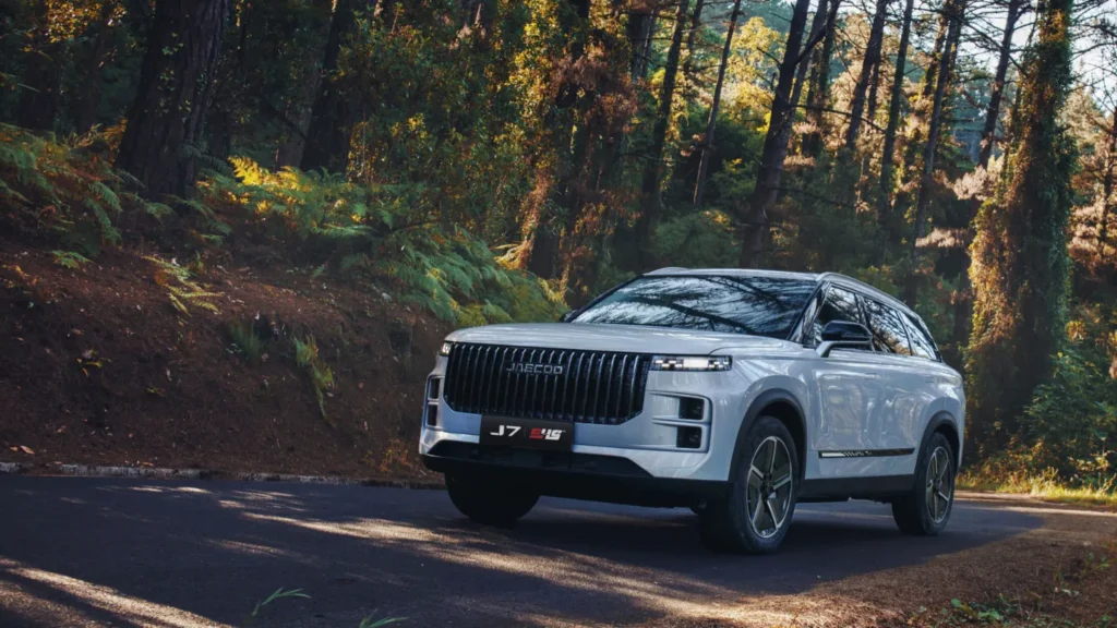 Jaecoo J7 Track mid size suv