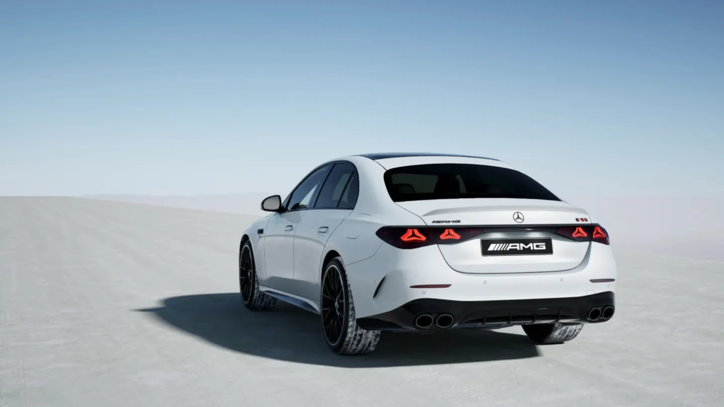 Mercedes-AMG E 53 Hybrid Dark Carbon Edition night package 2 opalite white rear view