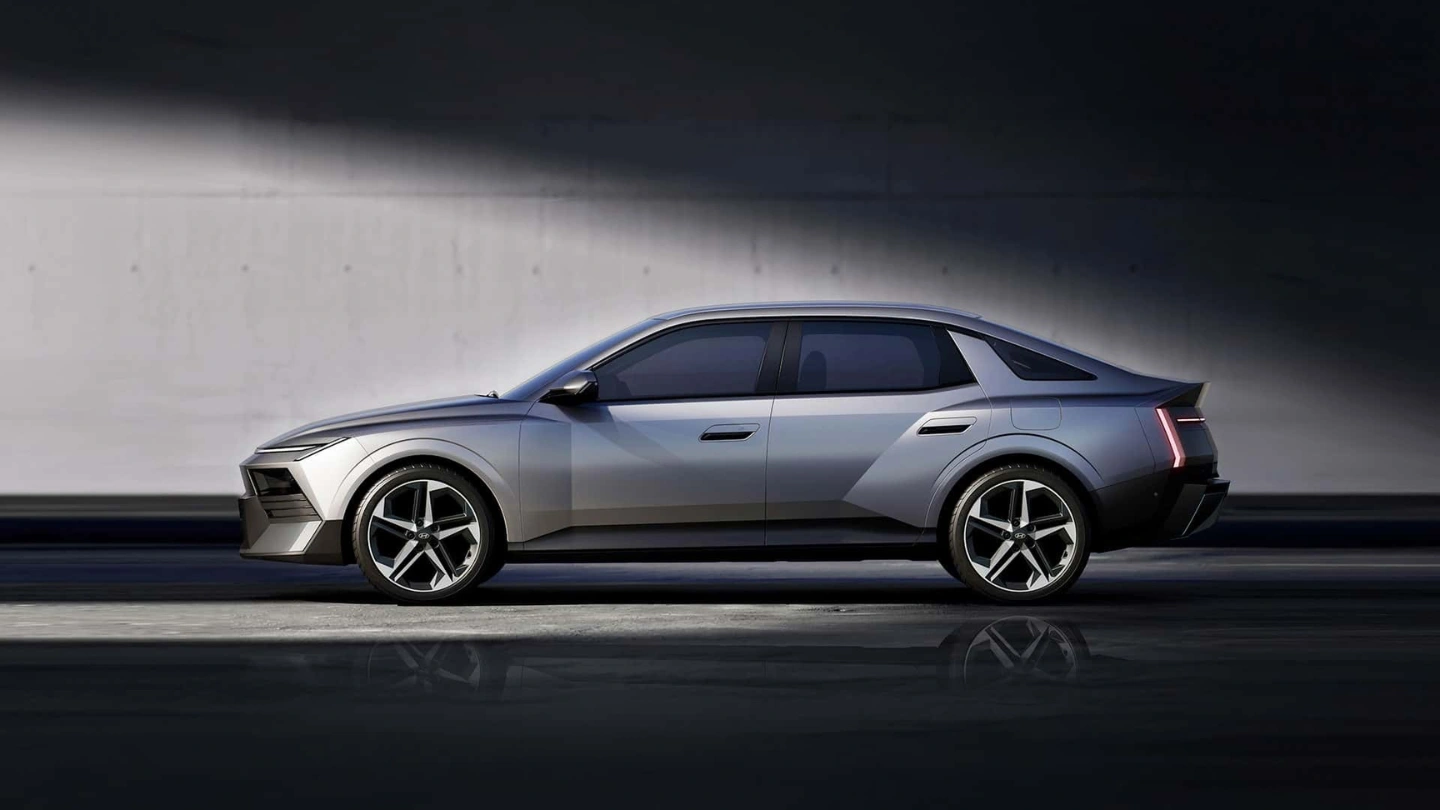 2027 hyundai avante exterior side view