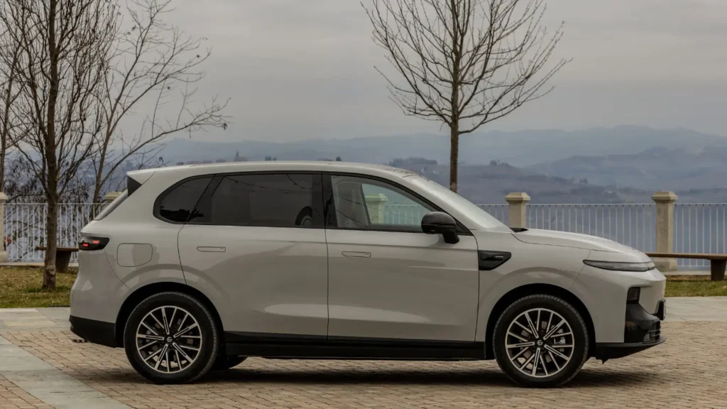 Leapmotor B10 Hybrid EV