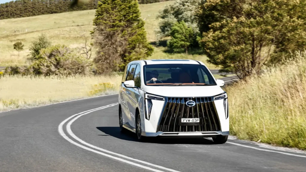 M8 PHEV