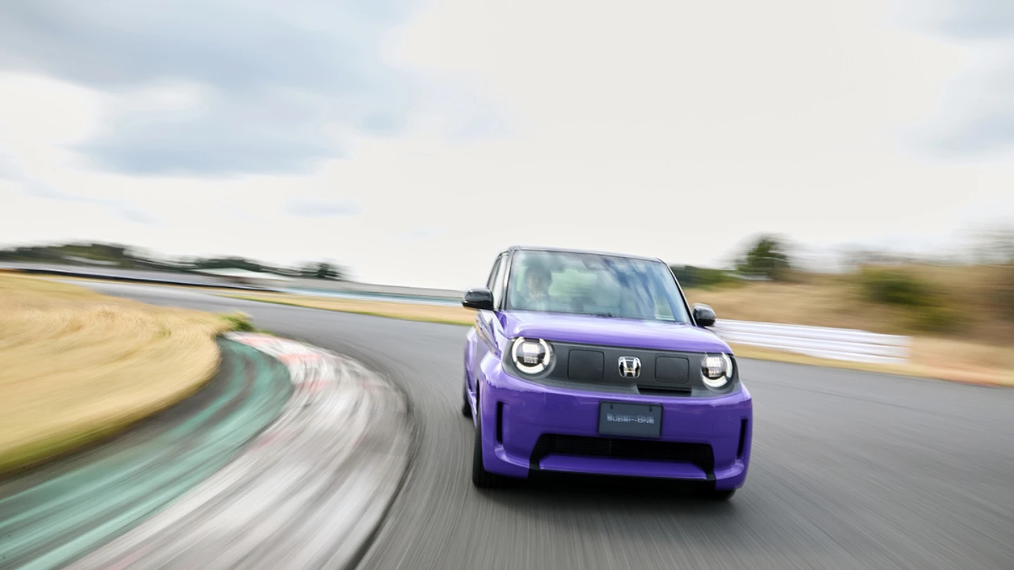Honda Super One ev on track
