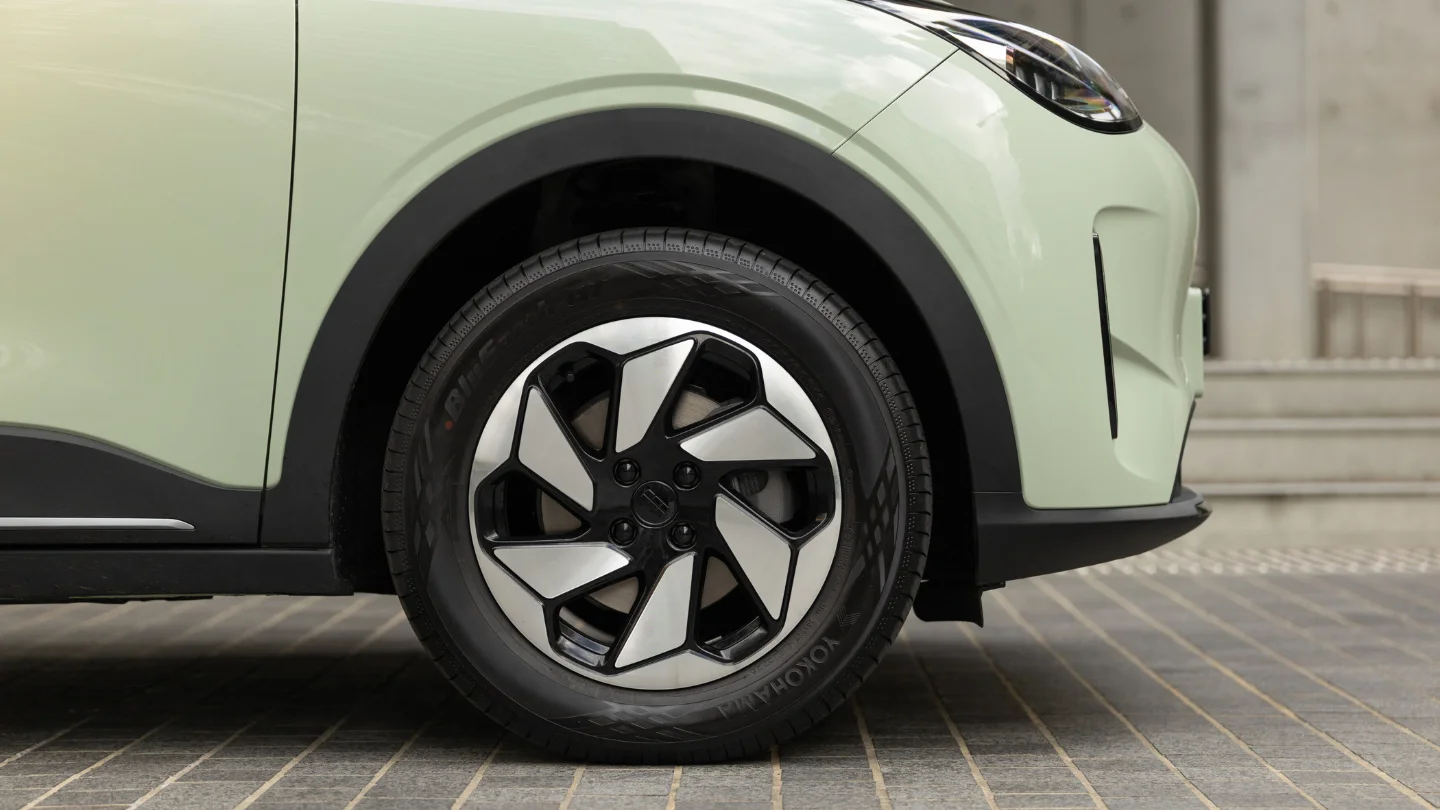 2026 Geely EX2 exterior 3