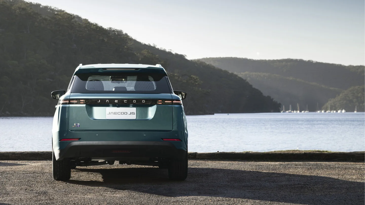 2026 Jaecoo J5 Hybrid exterior 2