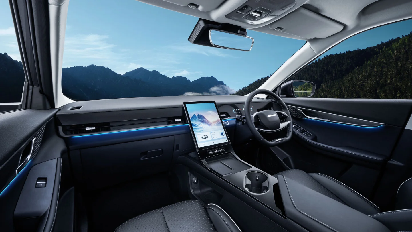 2026 Jaecoo J5 Hybrid interior cockpit