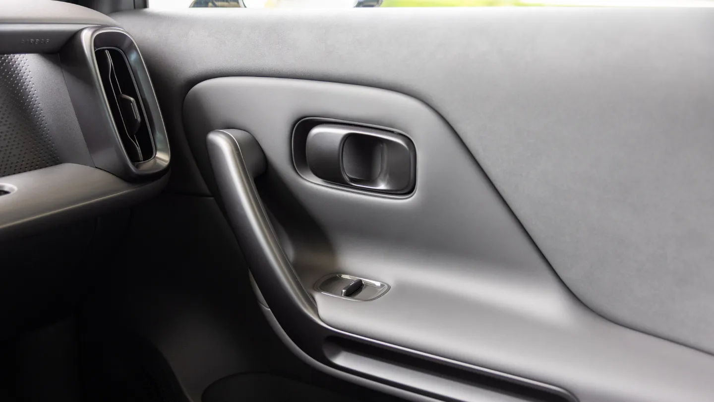 2026 Leapmotor B05 EV interior door handle