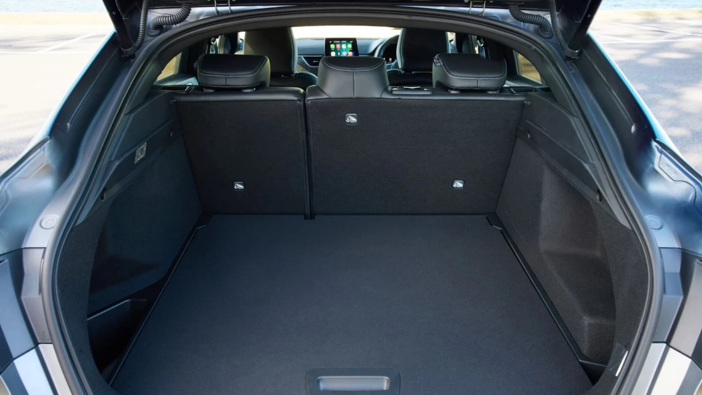 2026 Renault Arkana mild hybrid interior boot space