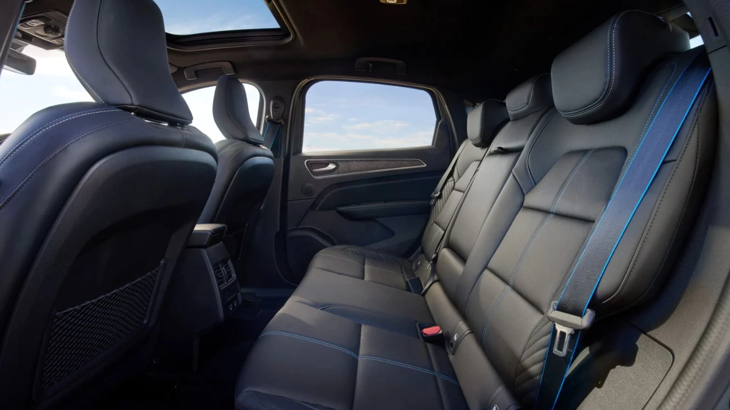 2026 Renault Arkana mild hybrid interior rear seats