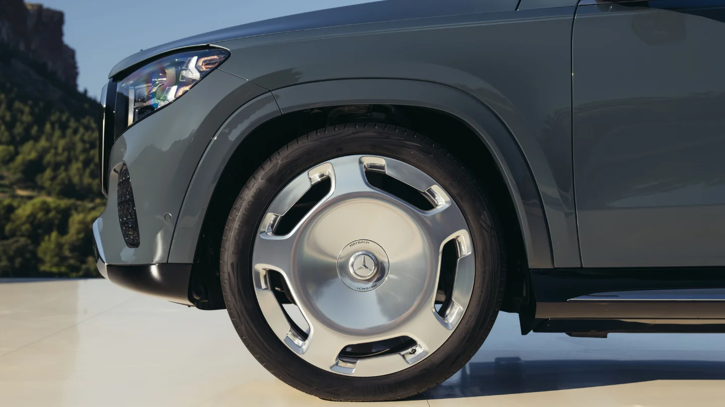 2027 Mercedes Maybach GLS exterior 4