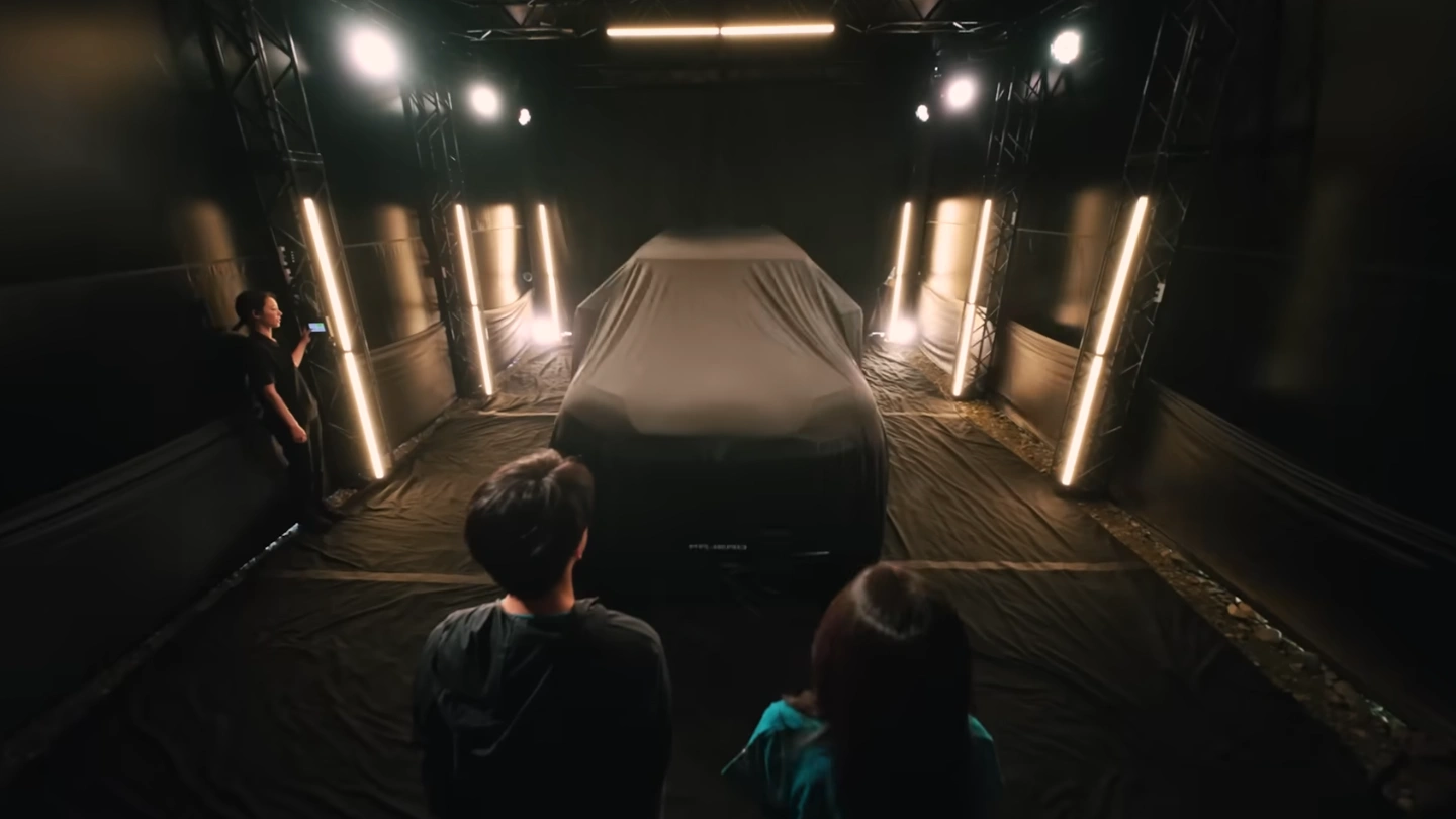 2027 Mitsubishi Pajero teaser video exterior covered