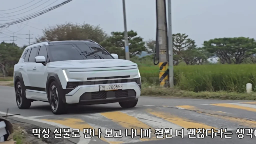 2027 Hyundai Tucson white spotted