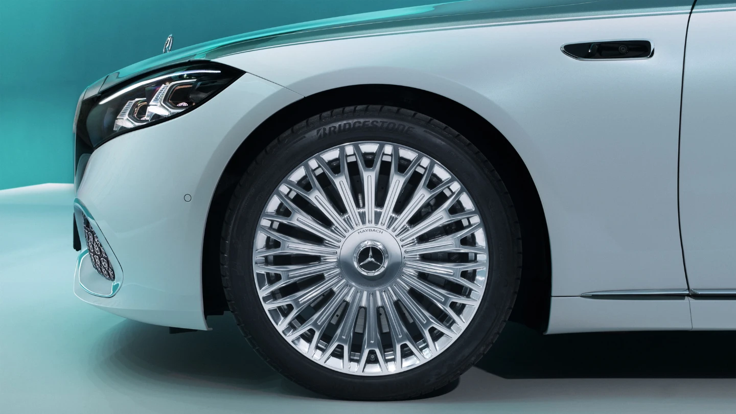 2027 Mercedes-Maybach S-Class floating wheel centre cap