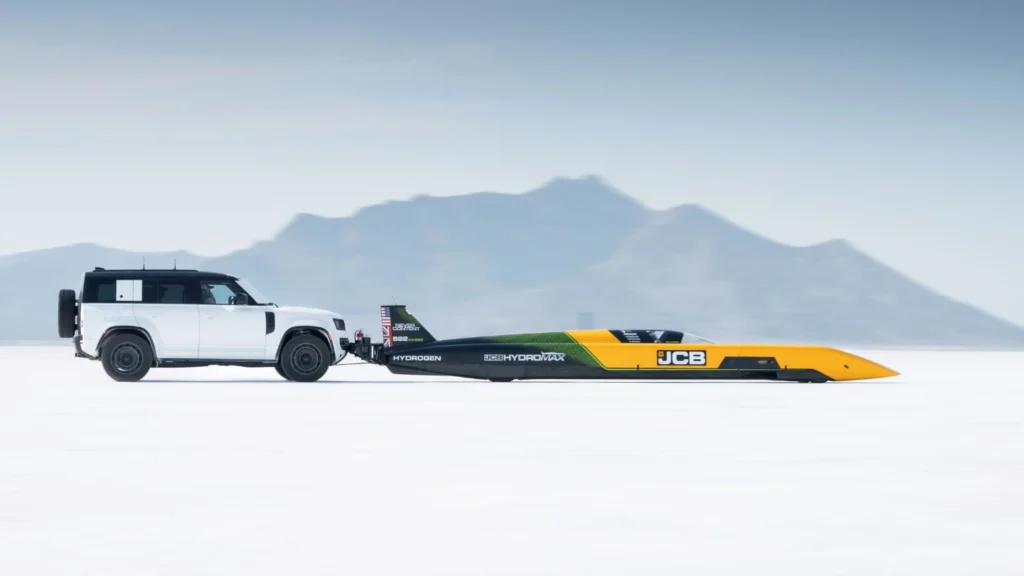 Defender Octa JCB Hydromax land speed record run